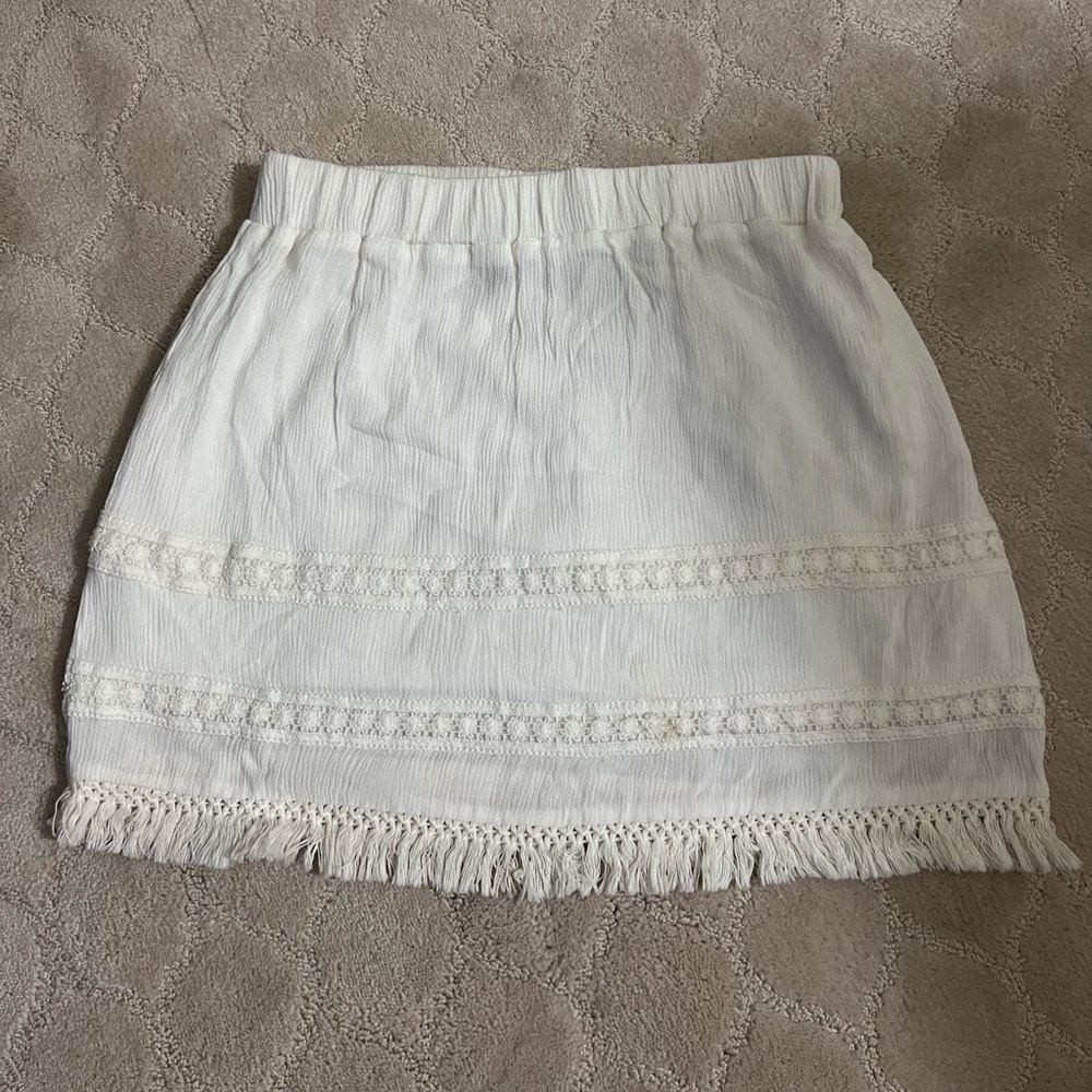 NWOT ECRU LAB Crochet Fringe hem MINI SKIRT, Size M